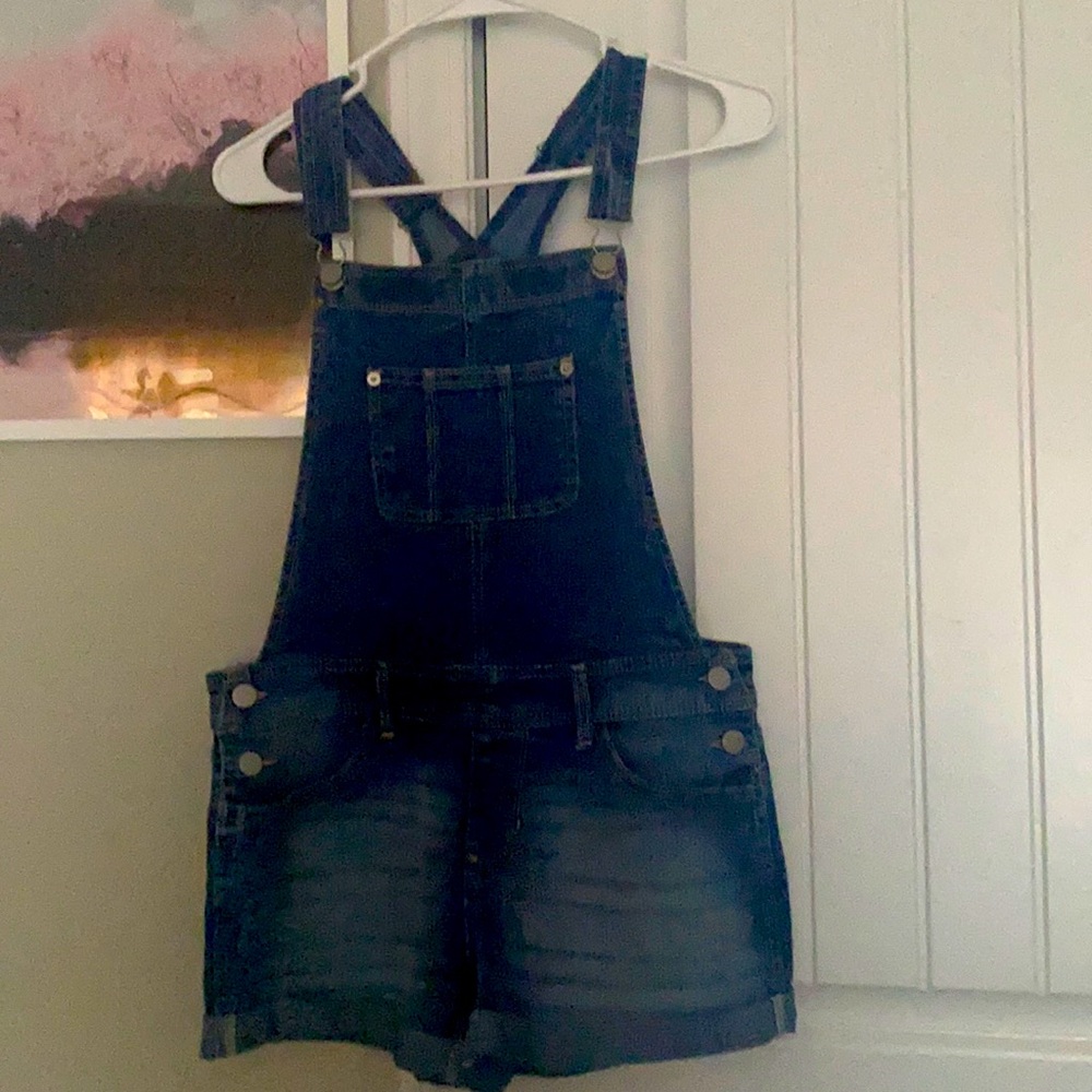 Short jeans romper. Sleeveless sizes: 3-5